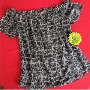 Vince Camuto Off the shoulder top